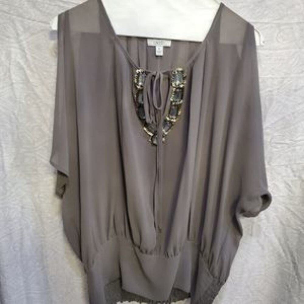 Cache grey cold shoulder jewled blouse‎